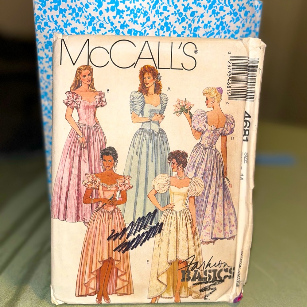 VINTAGE Dresses McCalls Simplicity sewing patterns Bridal & bridesmaids uncut